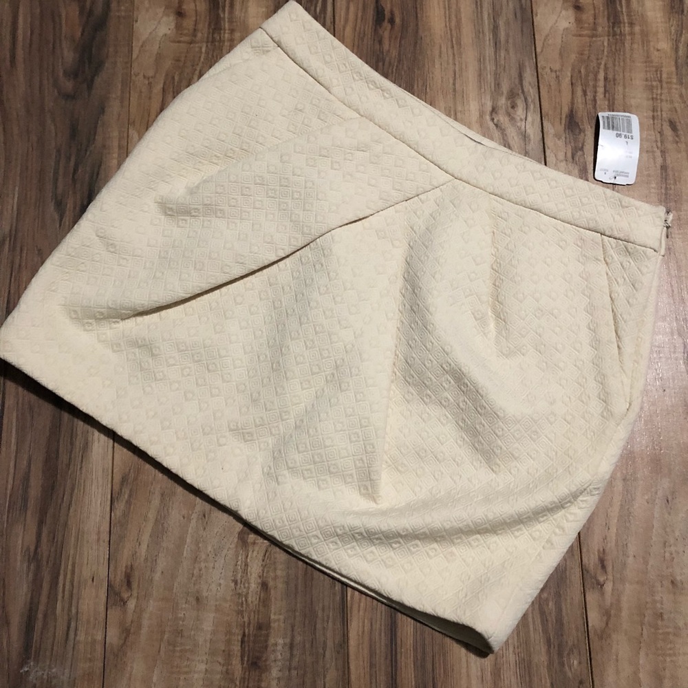 NWT large forever 21 skirt